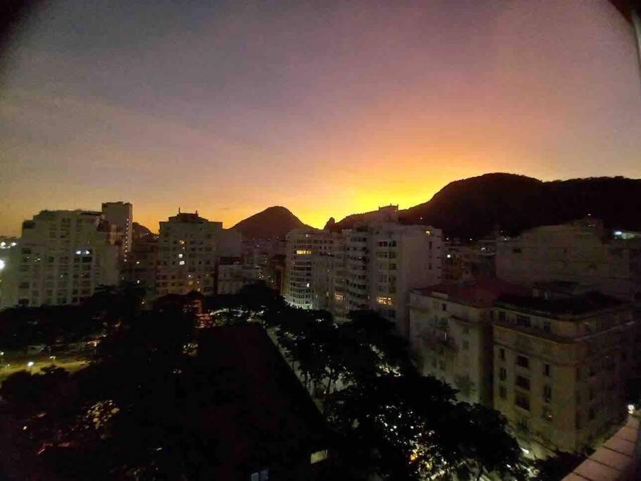 Copacabana On The With A Beautiful View! Apartamento Rio de Janeiro